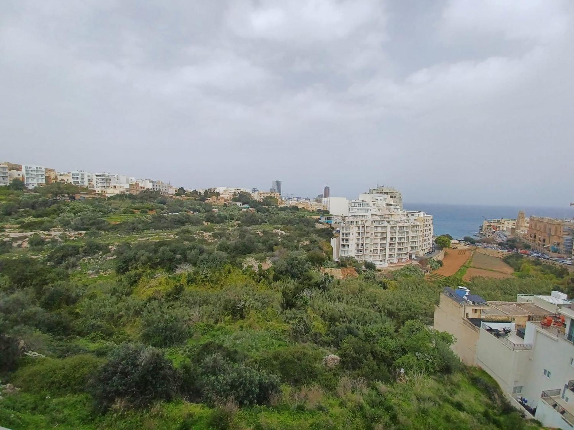 Spectacular Distant Seaview Apt Apartment Sliema Exterior photo