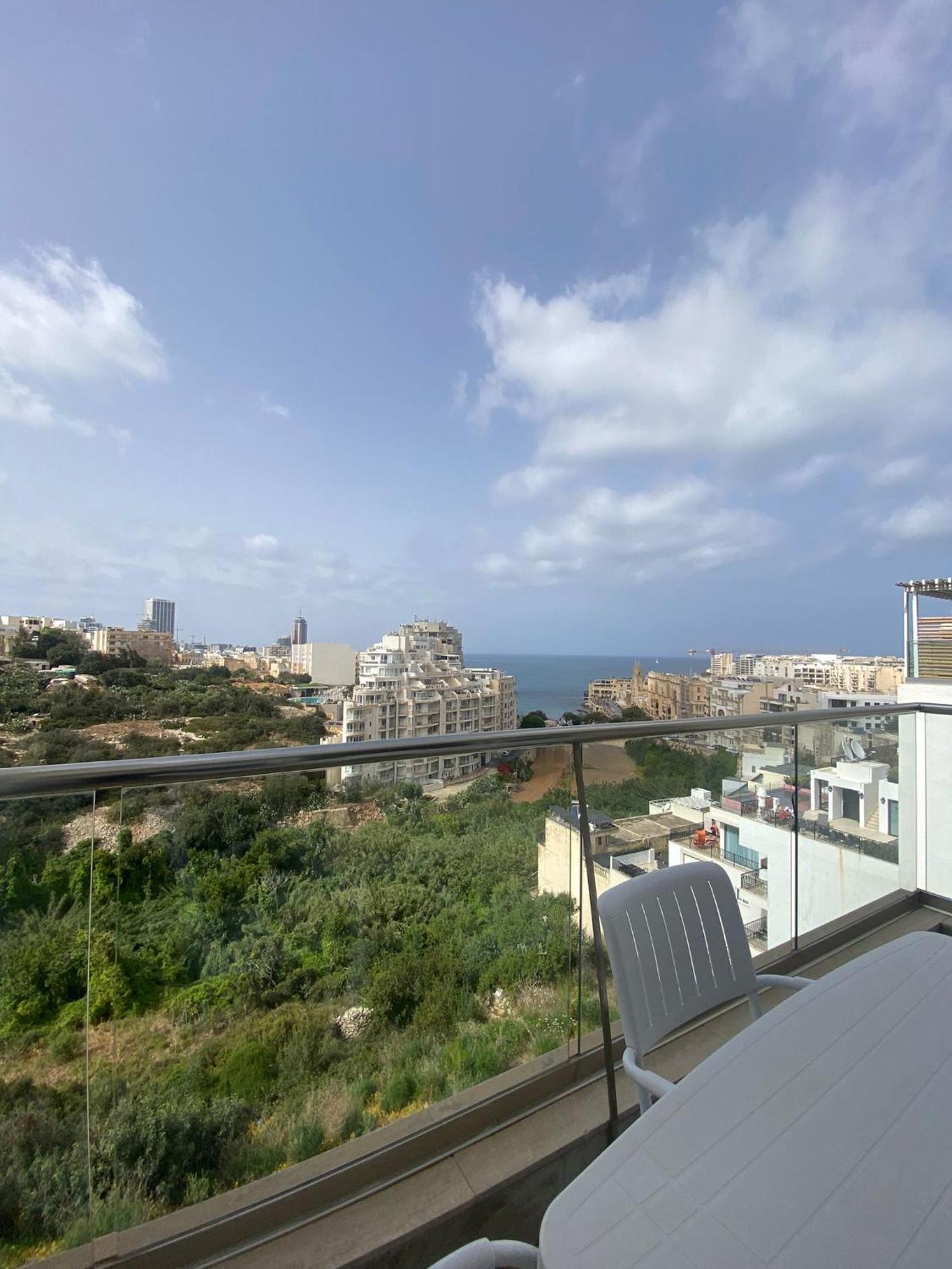 Spectacular Distant Seaview Apt Apartment Sliema Exterior photo