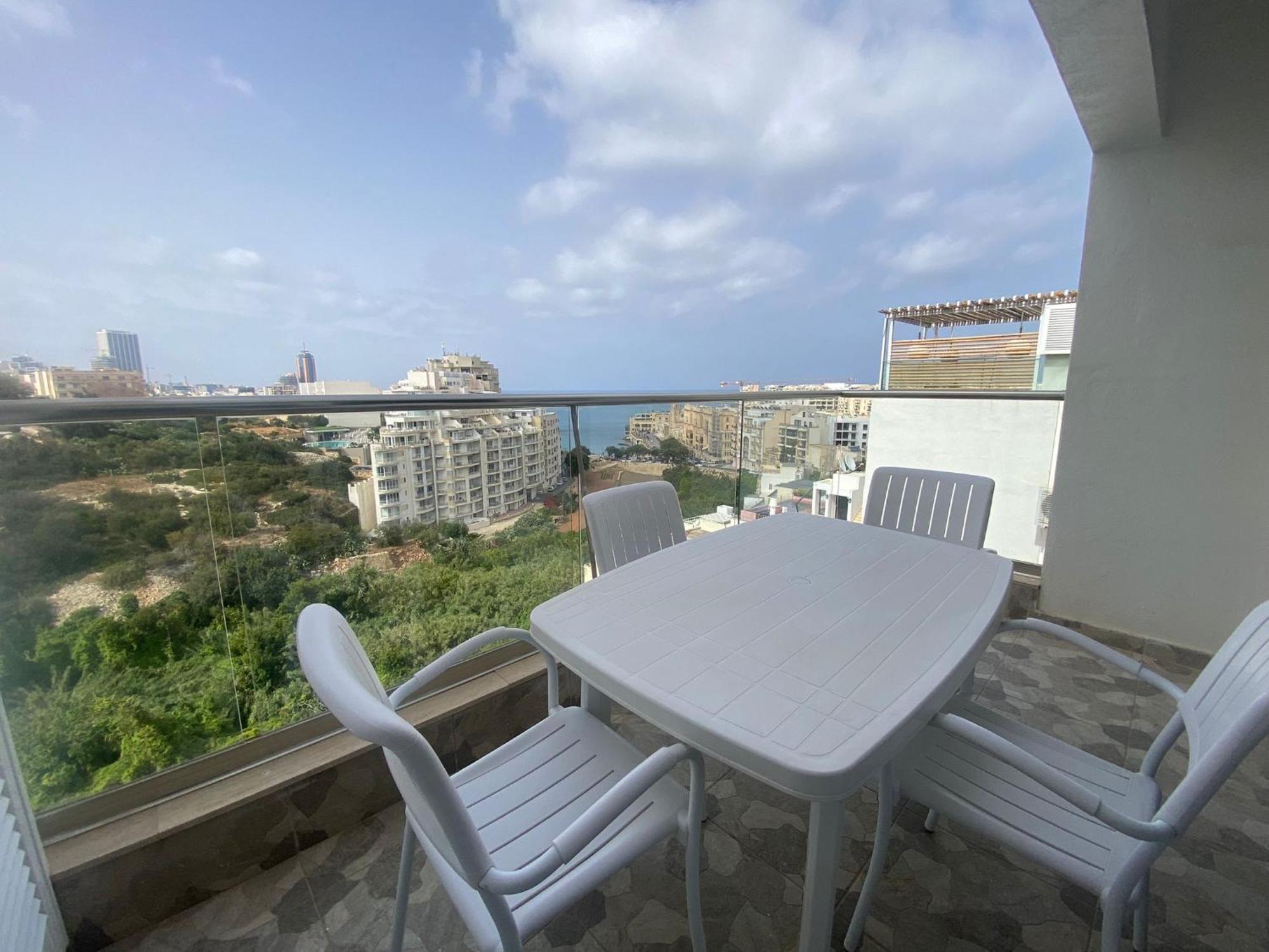 Spectacular Distant Seaview Apt Apartment Sliema Exterior photo